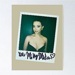 mikey madison signed photo