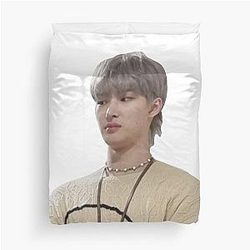 Judging Mingi Meme Duvet Cover