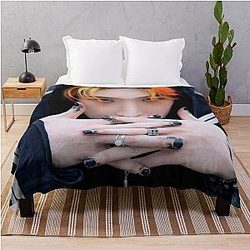 ATEEZ Mingi Halazia Throw Blanket