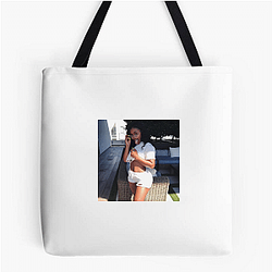 Miracle Watts is a famous model Miracle Watts Bags