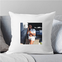 Miracle Watts is a famous model Miracle Watts Pillows Cover