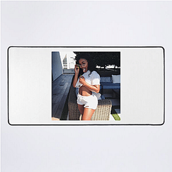 Miracle Watts is a famous model Miracle Watts Mouse Pads