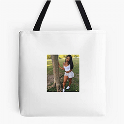 Miracle Watts is a CEO Miracle Watts Bags
