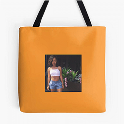 Miracle Watts owns a lash company Miracle Watts Bags