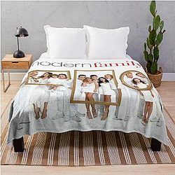 Modern Family Pritchett Dunphy Throw Blanket