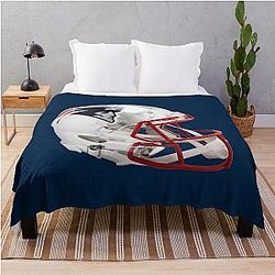 Helmet Patriots Throw Blanket
