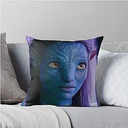 Neytiri Throw Pillow