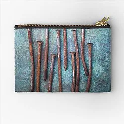 Ten zip pouch