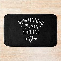 Noah Centineo is my boyfriend.