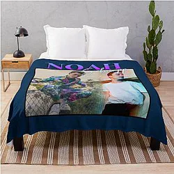 Noah Schnapp Retro Vintage Design Stranger Things Throw Blanket