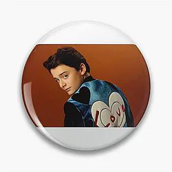 Noah Schnapp Pin