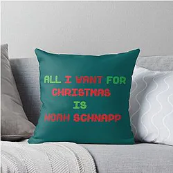 Noah Schnapp (8) Throw Pillow