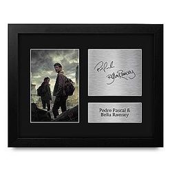 HWC Trading Pedro Pascal & Bella Rasmussen The Last of Us Framed Gifts Printed Signed Autograph Picture for TV Show Fans US Letter Size