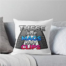 Moistcr1tikal Mags vs penguinz0 Throw Pillow