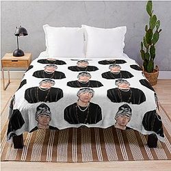 Hand drawn Peso Pluma Ella baila sol throw blanket