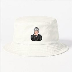 Hand drawn Peso Pluma ella baila sola Bucket Hat