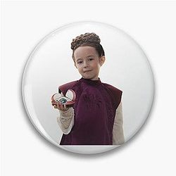 Young Princess Leia with Obi Wan Kanobi Pin