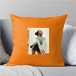 Internet Entertainer Quenlin Blackwell Pillows Cover