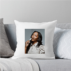 Social Influencer Quenlin Blackwell Pillows Cover