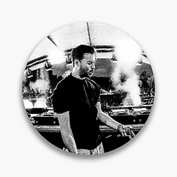 Quintino makes Electro House Quintino Pins