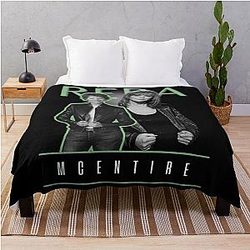 Art by Reba McEntire Throw Blanket