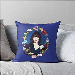 Red Velvet Queendom Throw Pillow