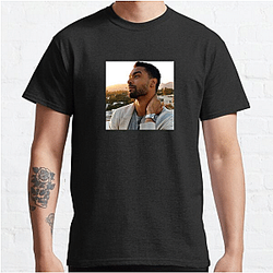 Box Office King Rege Jean Page T-Shirts