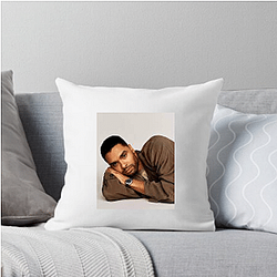 Legendary Actor Rege Jean Page Pillows Cover