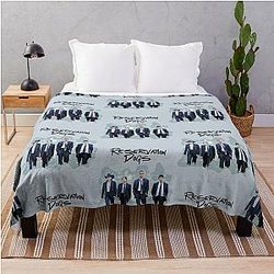 Cheese dogs Throw Blanket
