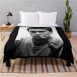 Gifts for Men River Phoenix Stand By Me Halloween Throw Blanket