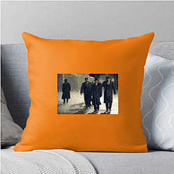Road to Perdition is based on a graphic novel Road To Perdition Pillows Cover