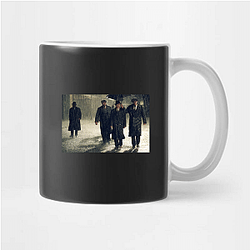 Road to Perdition is based on a graphic novel Road To Perdition Mugs