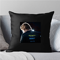s1mple streams often on Twitch S1Mple Pillows Cover