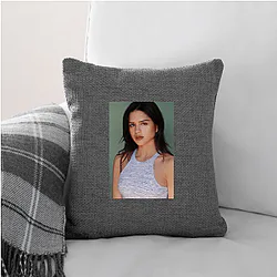 Red Carpet Queen Sasha Calle Pillows Cover