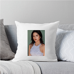 Red Carpet Queen Sasha Calle Pillows Cover