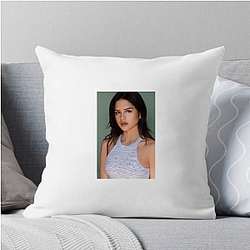 Red Carpet Queen Sasha Calle Pillows Cover