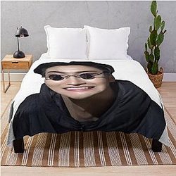 Smiling Seonghwa Blanket