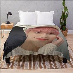 ATEEZ Seonghwa Throw Blanket
