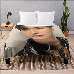 ATEEZ Seonghwa Throw Blanket