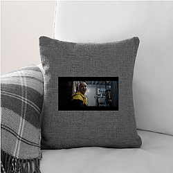 Split Movie stars James McAvoy and Anya Taylor-Joy Split Movie Pillows Cover
