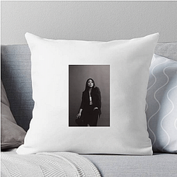 Red Carpet Queen Stephanie Hsu Pillows Cover