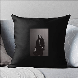 Red Carpet Queen Stephanie Hsu Pillows Cover