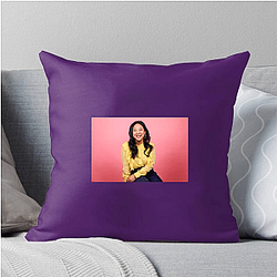 Academy Award Winner Stephanie Hsu Pillows Cover