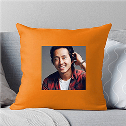 Hollywood Hunk Steven Yeun Pillows Cover