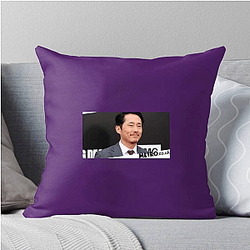 Versatile Actor Steven Yeun Pillows Cover