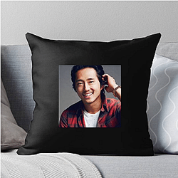 Hollywood Hunk Steven Yeun Pillows Cover
