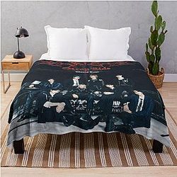 World Tour Stray Kids ot8 Throw Blanket