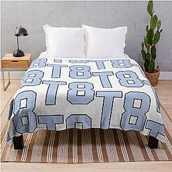 Tate McRae Throw Blanket