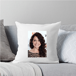 Hollywood Starlet Tatiana Maslany Pillows Cover