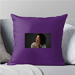 Red Carpet Queen Tatiana Maslany Pillows Cover